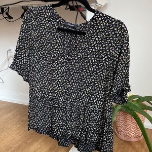 Madewell black floral peplum short sleeve top